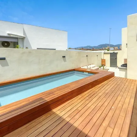 Espectacular En Santa Margarita Holiday home Roses